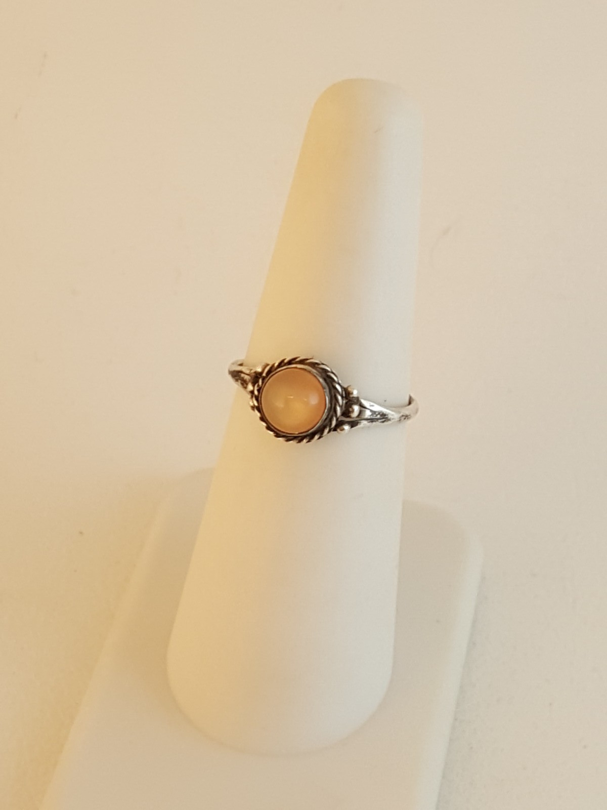 Artisan moonstone sterling silver ring sz 6.25
