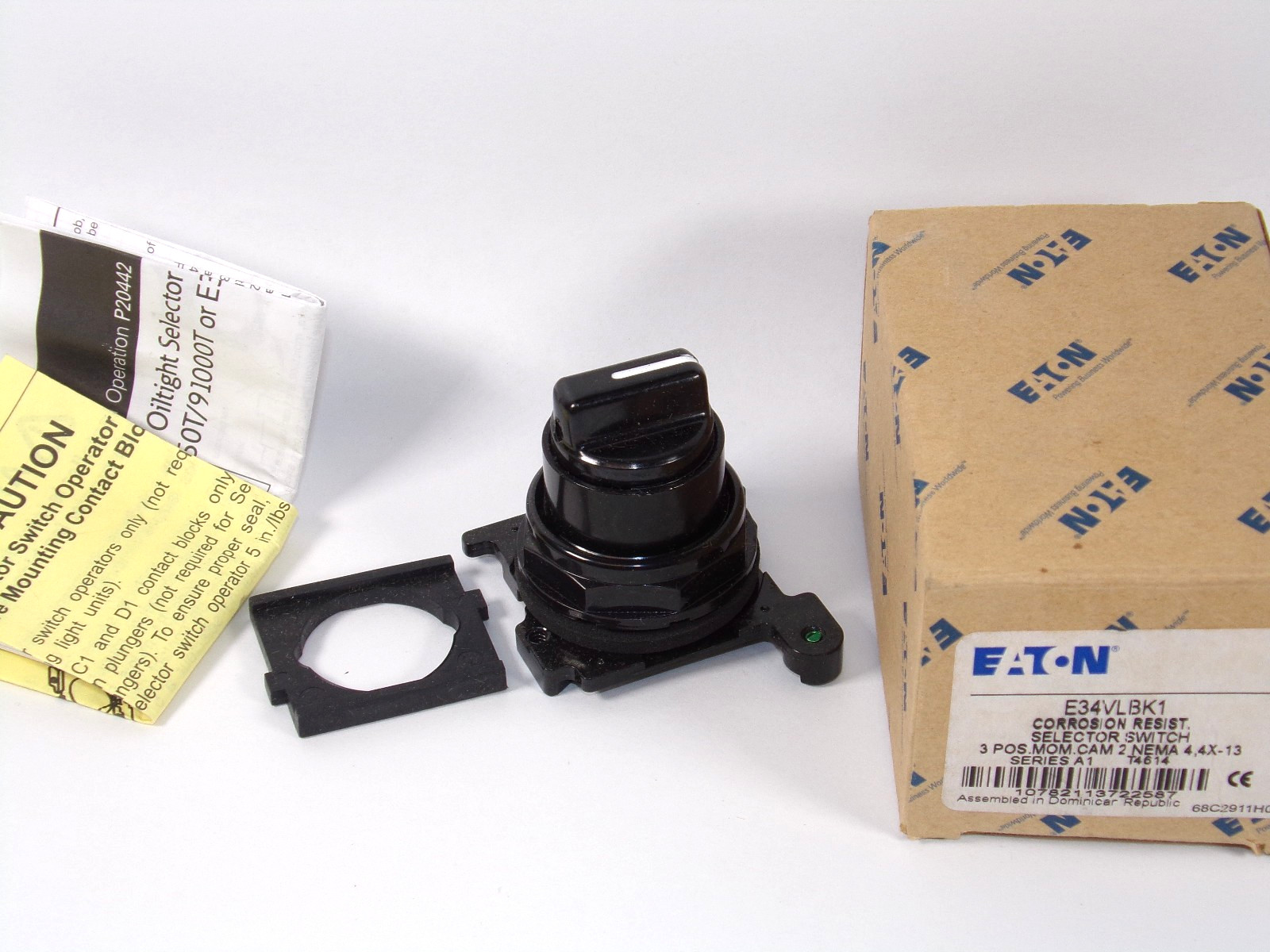 EATON E34VLBK1 Corrosion Resist. Selector Switch, 3 Position, Cam 2, Nema 4