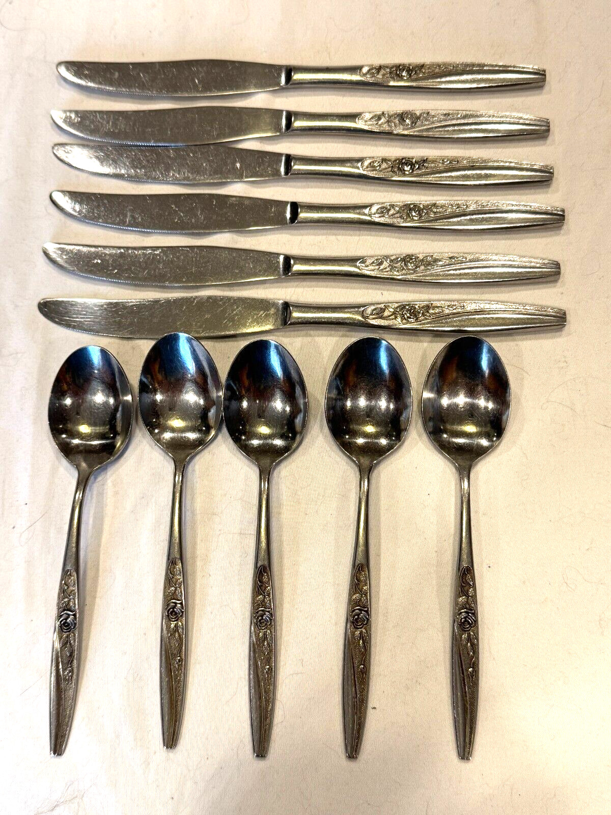 1 1PIECE VINTAGE STAINLESS STEEL NASCO EMBRACE ROSE KNIVES SPOONS- FREE SHIP