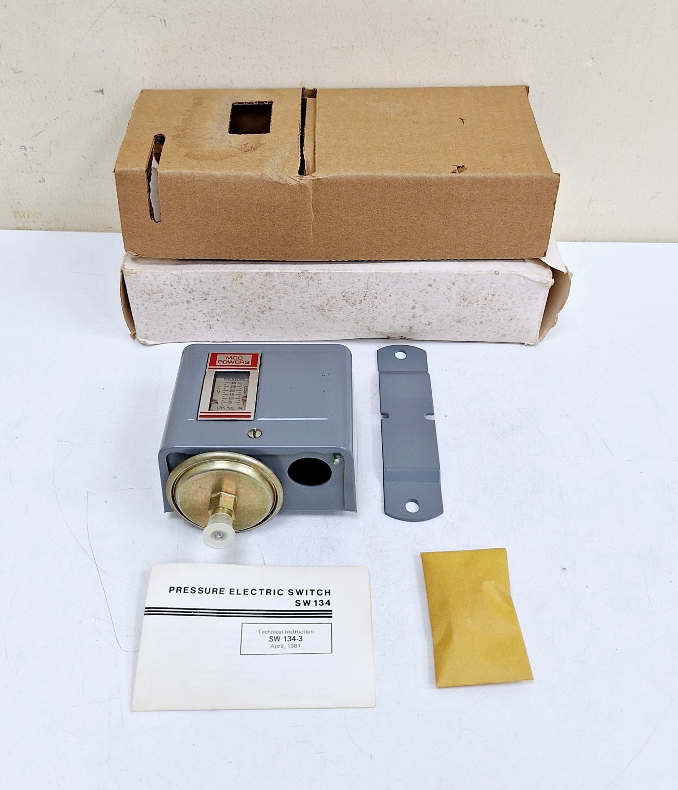 MCC Powers 134-1451 Pressure Electric Switch 3-30PSI