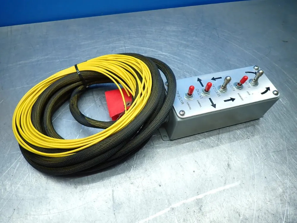 ROADTEC RIGHT HAND SIDE REMOTE BOX. 202937-03-C24