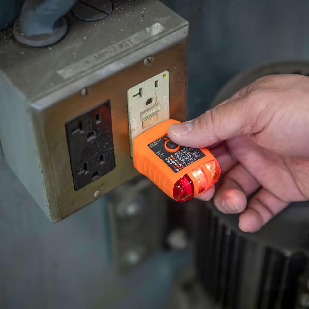 NEW Durable Klein Tools Standard/GFCI Outlet Tester Detect Wiring Problems