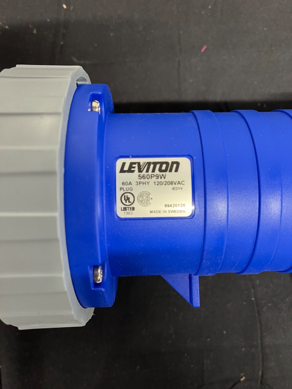LEVITON 560P9W 120/208v 60A plug