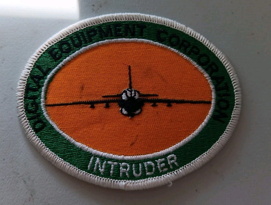 DIGITAL EQUIPMENT CORP (DEC) Intruder Training Patch Oval Green Gold