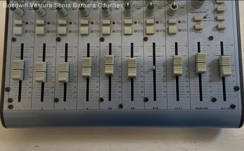 Alesis Multimix 12FXD 12-Channel Audio Mixer Read