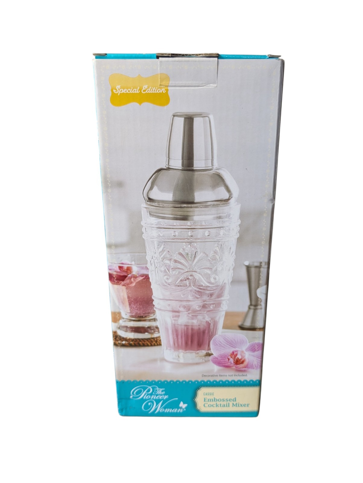 New Pioneer Woman “Cassie” Embossed Glass Cocktail Shaker Clear 20 Oz.