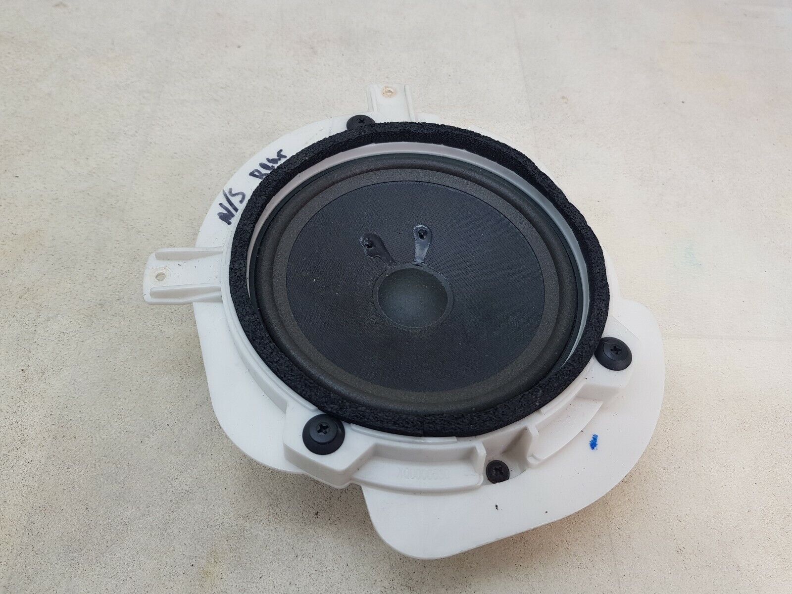 ROVER 75 MG ZT 01-05 5 DOOR SALOON REAR PASSENGER LEFT NEARSIDE DOOR SPEAKER