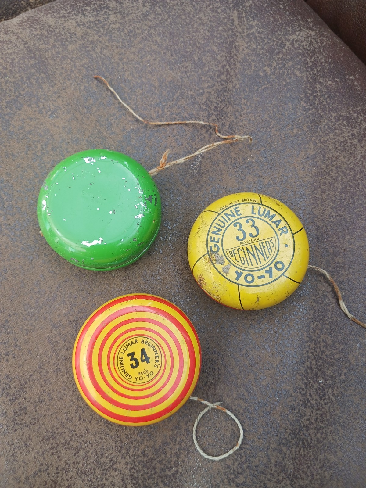 Vintage bundle Genuine Lumar Beginner’s Yo-Yo No. 34 Tin Coloured Spiral and 34