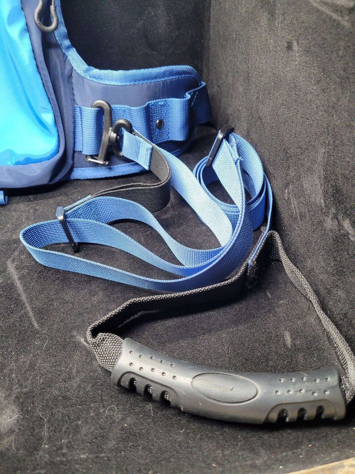Ski & Snowboard Training Harness for Kids - 2 Guiding Straps to Steer & Control