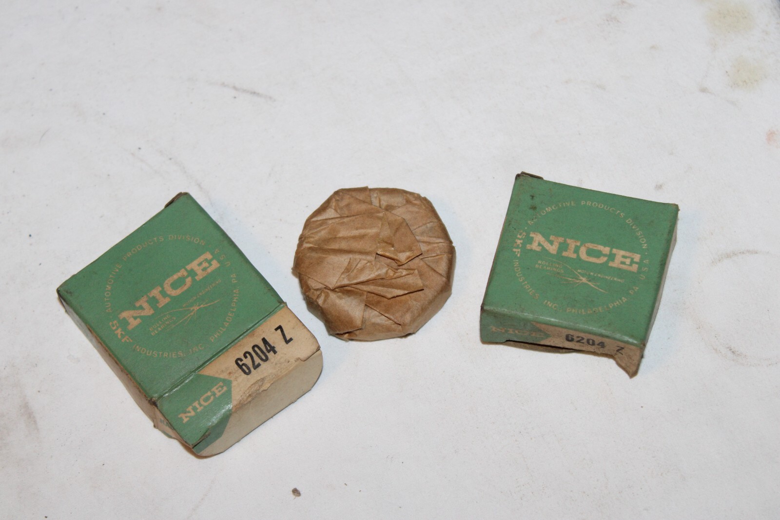 (2) NOS SKF 6204-Z Bearing New in box ++ NEW 6204Z
