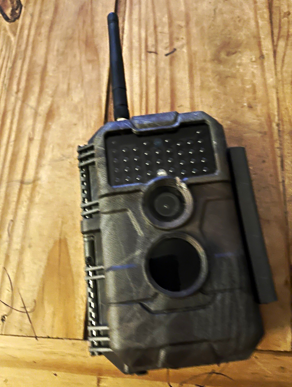Wireless Trail Camera for Hunting, Black Plastic, Outdoor Sport/Activity Used