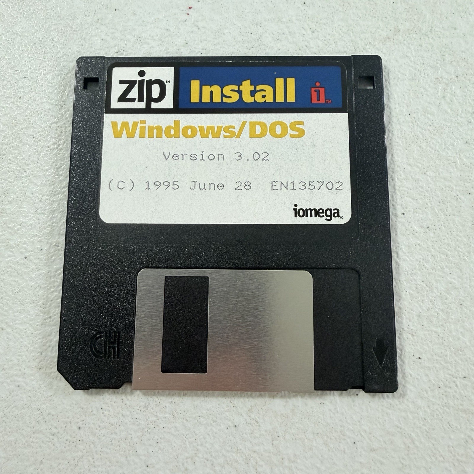 IOMEGA ZIP INSTALL FLOPPY VERSION 3.02 EN135702 DOS WINDOWS WIN JUNE 1995
