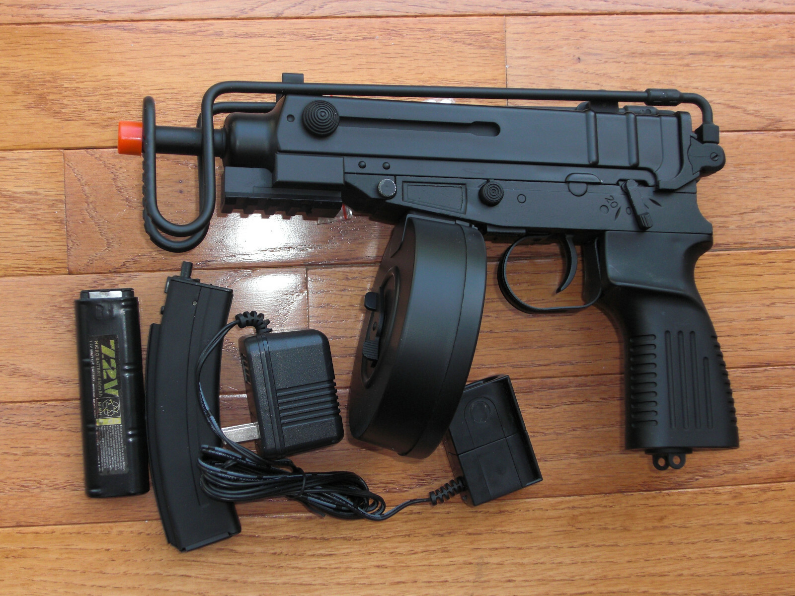 Metal Gear Box Electric Airsoft Gun Scorpion with Drum Mag & a Stick Magzine