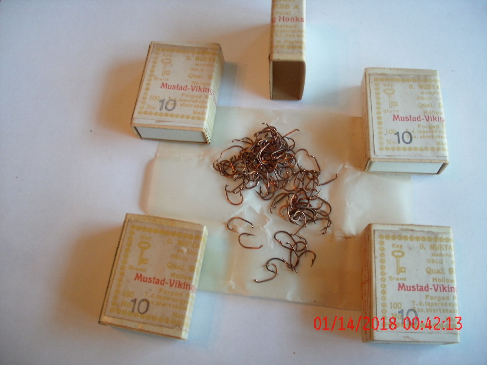 vintage mustad 9526a size 10 copperplated 3 boxes of 100 = 300 great fly hooks
