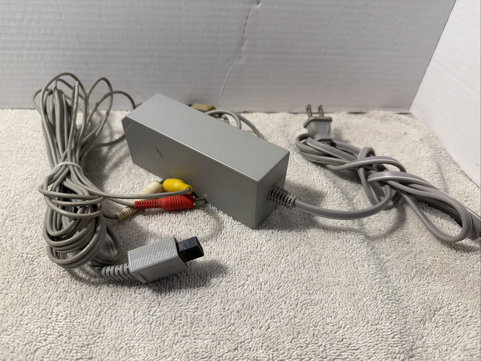 ORIGINAL Nintendo AC Adapter Power Cord & AV Cables