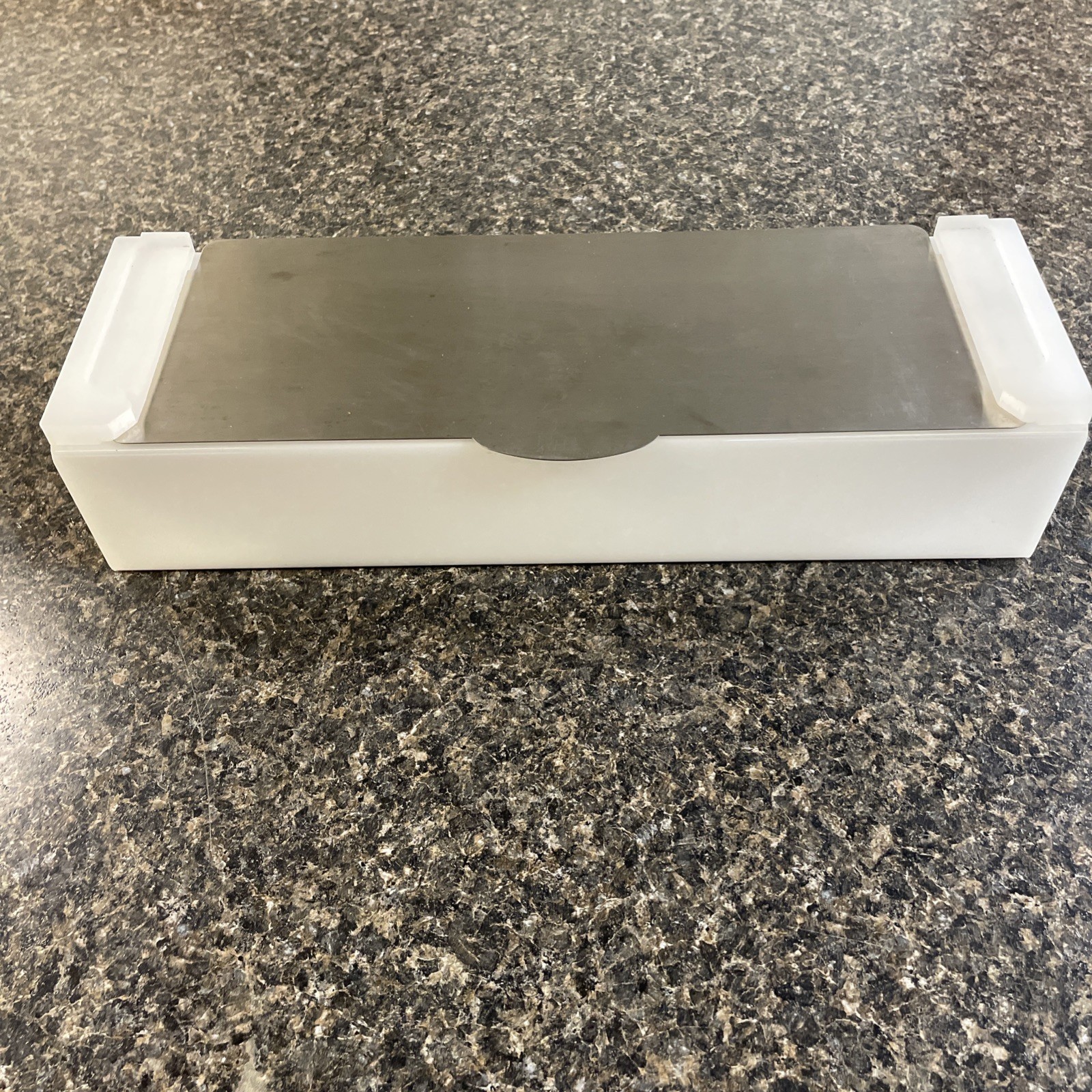 Futurola Knockbox Unload Station