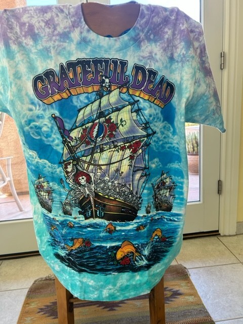 Vintage Grateful Dead T-shirt Xl in Excellent condition. Tie Dye Blue