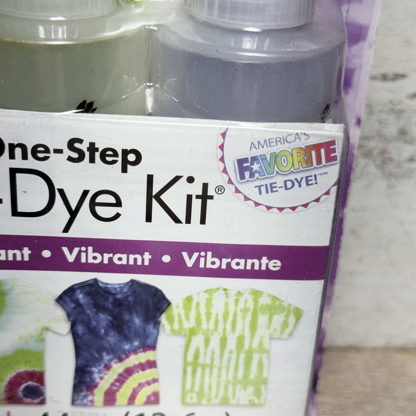 TULIP One-Step Tie-Dye Kit VIBRANT 28 Pc, .44oz/12.6g Dyes 9 Projects Brand New