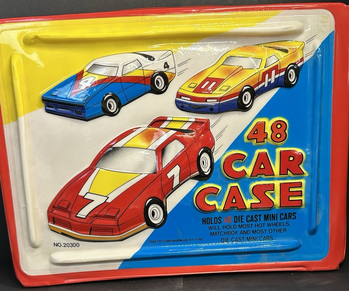 Vintage 1980's Tara Toy Corp Red 48 Car Case for Die Cast Cars Great Condition