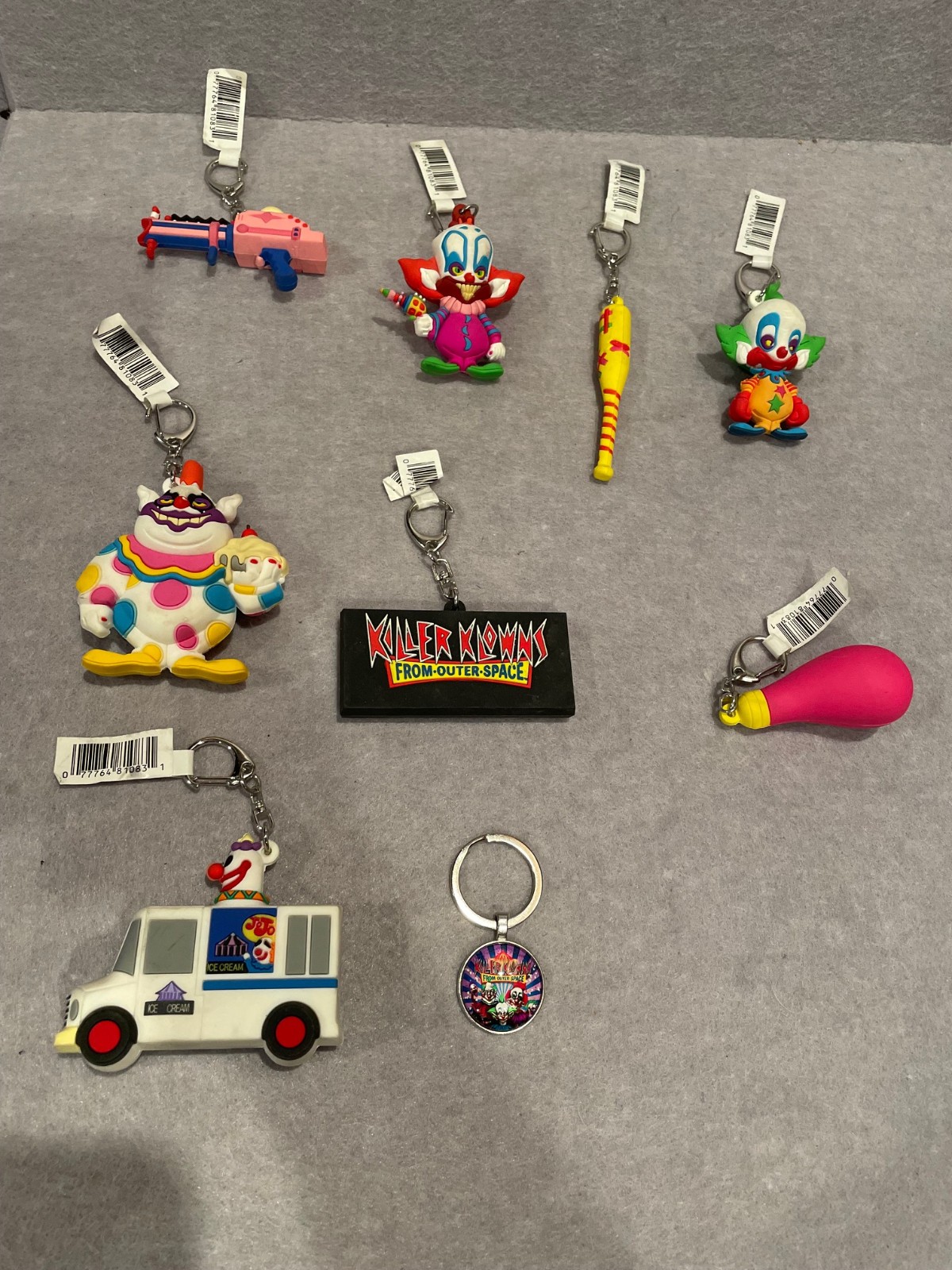 KILLER KLOWNS FROM OUTER SPACE LOT OF 9 KEYCHAINS UNIVERSAL STUDIO 2022 HORROR