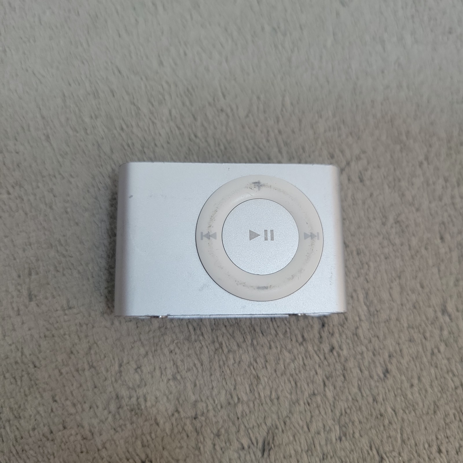 Apple iPod Shuffle 2nd Gen 2GB Silver A1204 MP3 Player Tested Working