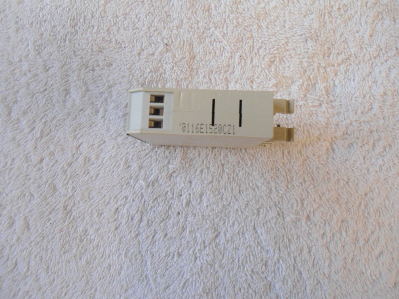 Siemens Output Interface Module 3TX7 002-1BB00 Broken Tabs