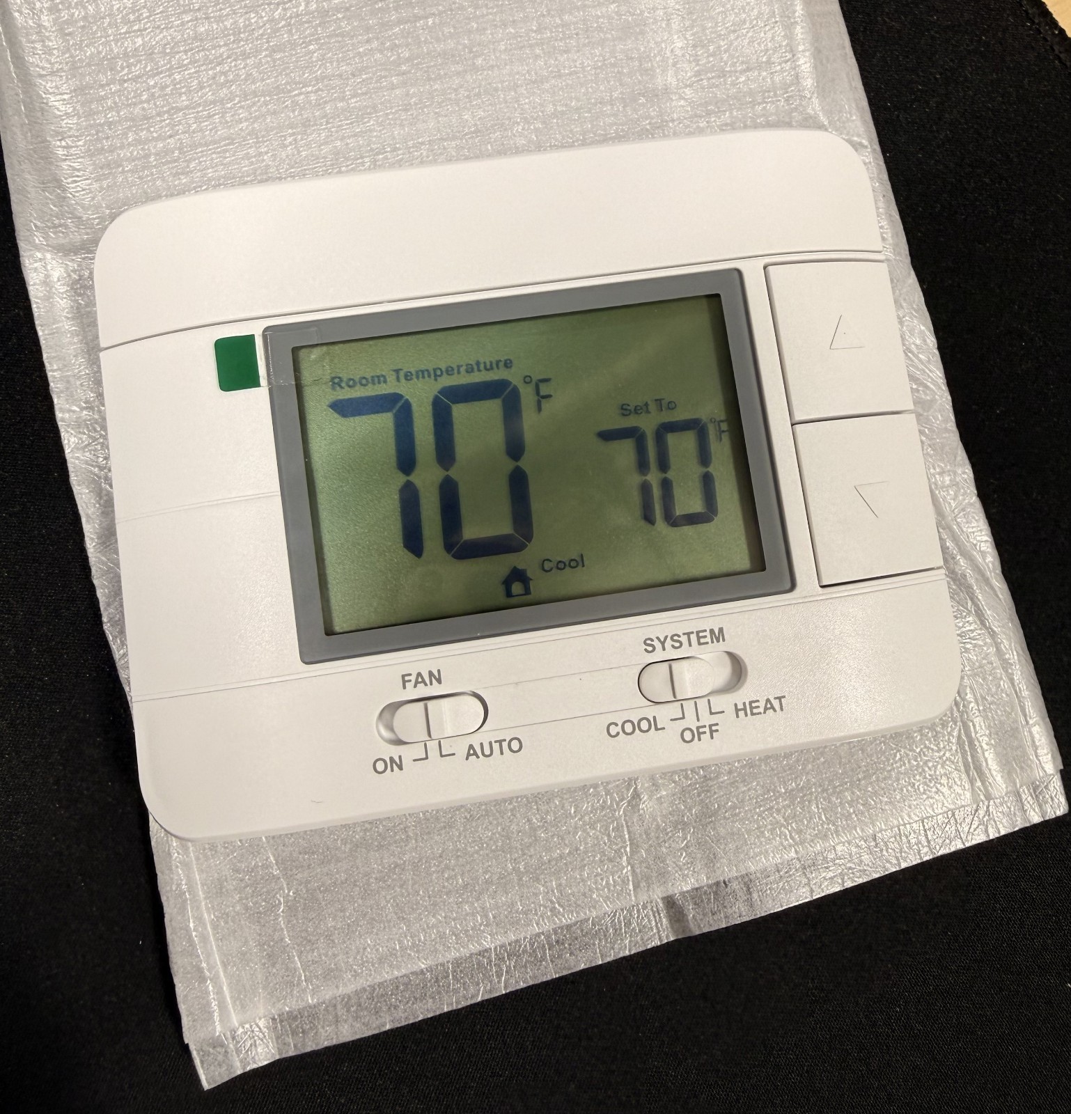 NEW Mroinge No 701 Digital Non-Programmable Thermostats Heat/Cool/Off Untested