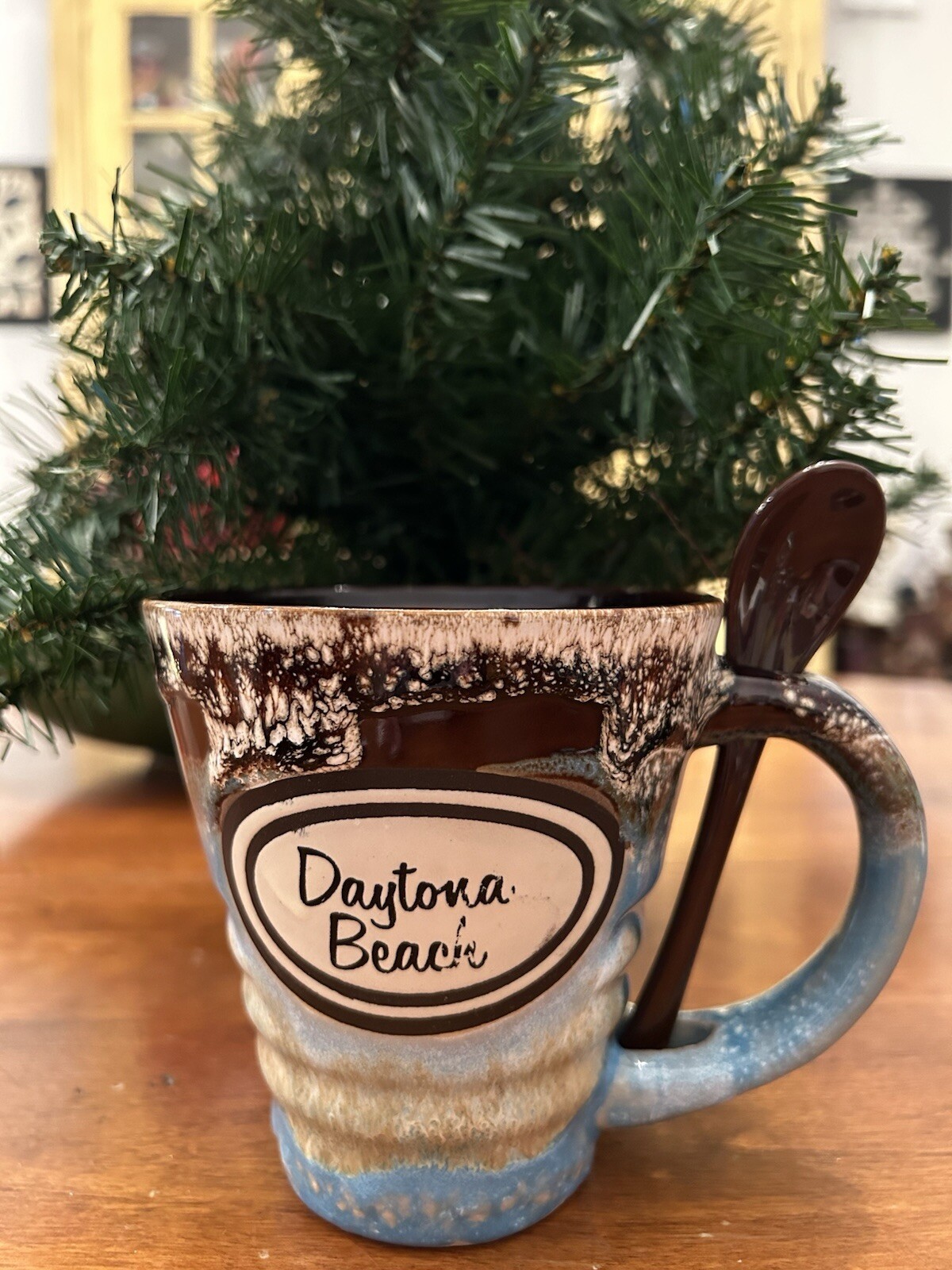 DAYTONA BEACH MUG WITH SPOON ~ Embossed ~ 4.5” ~ VGC ~