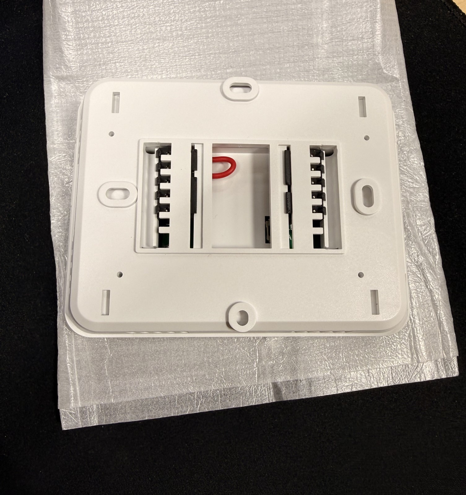 NEW Mroinge No 701 Digital Non-Programmable Thermostats Heat/Cool/Off Untested