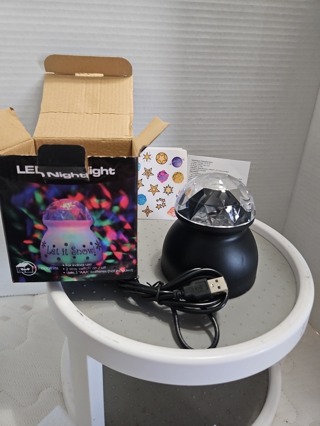 LED NIGHT LIGHT USES USB INCLUDED