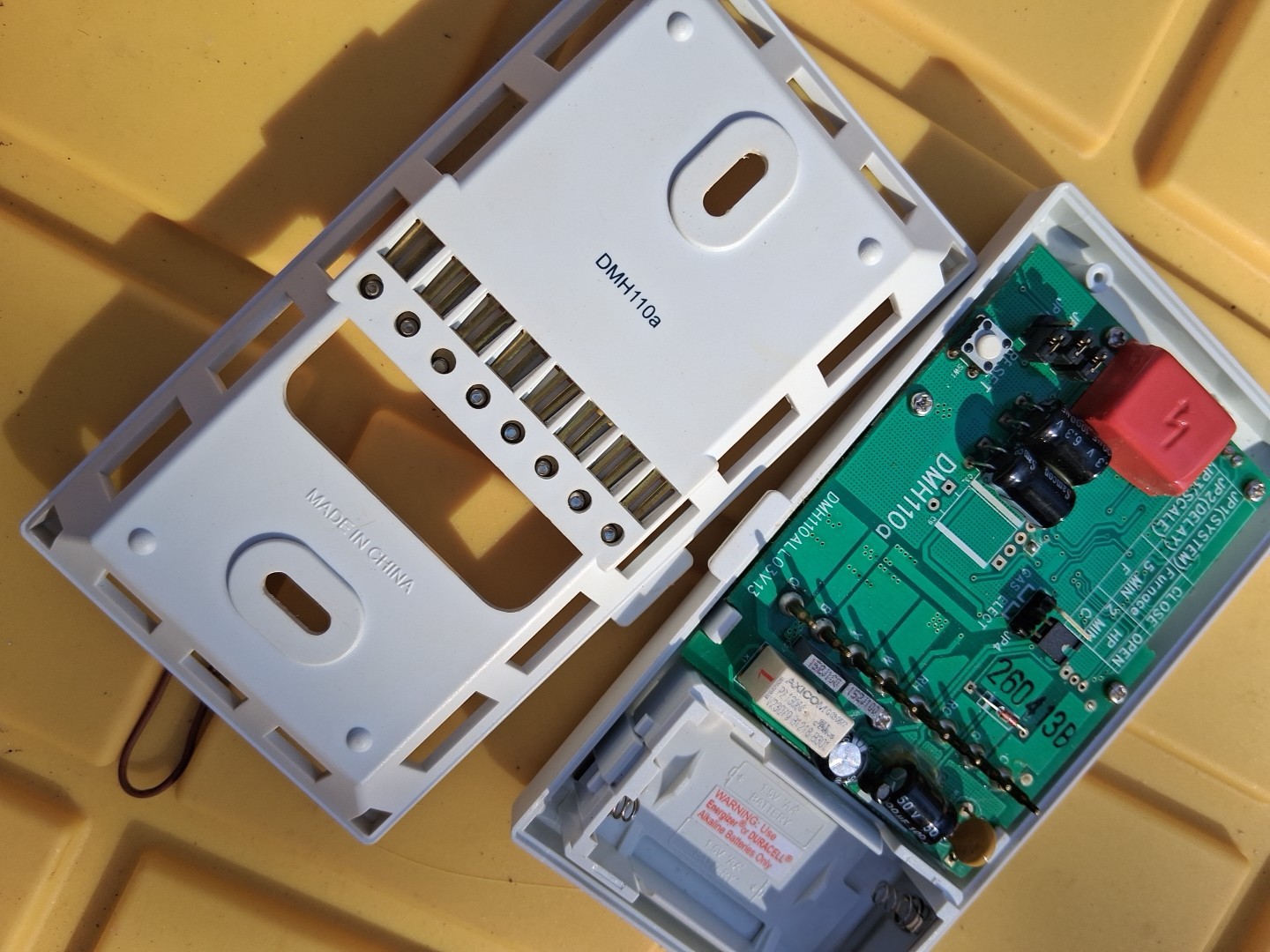 Lux Thermostat DMH110a