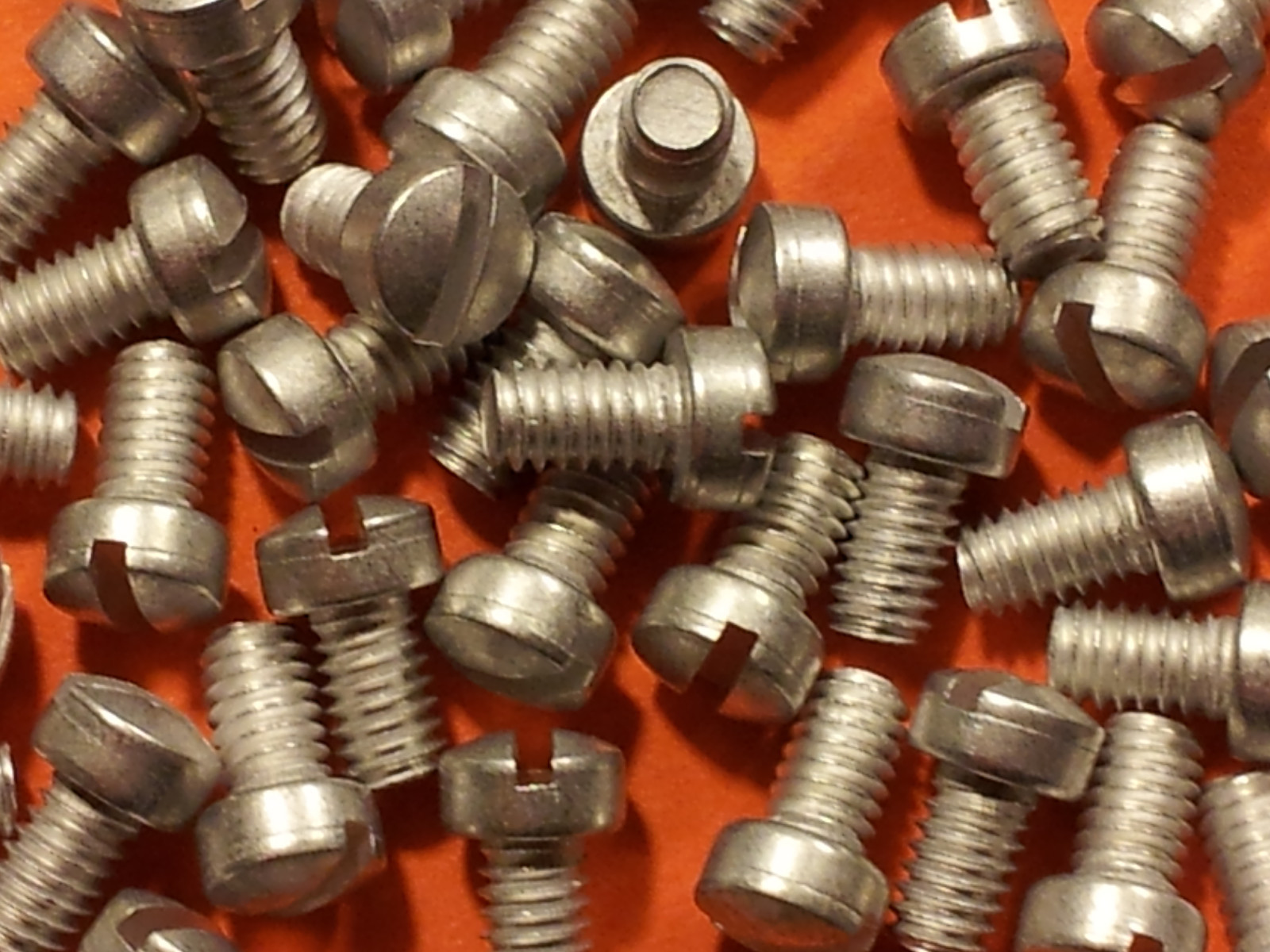 Tattoo Machine Screw 100) 8-32 x 5/16 Lightweight Bright Aluminum Slot