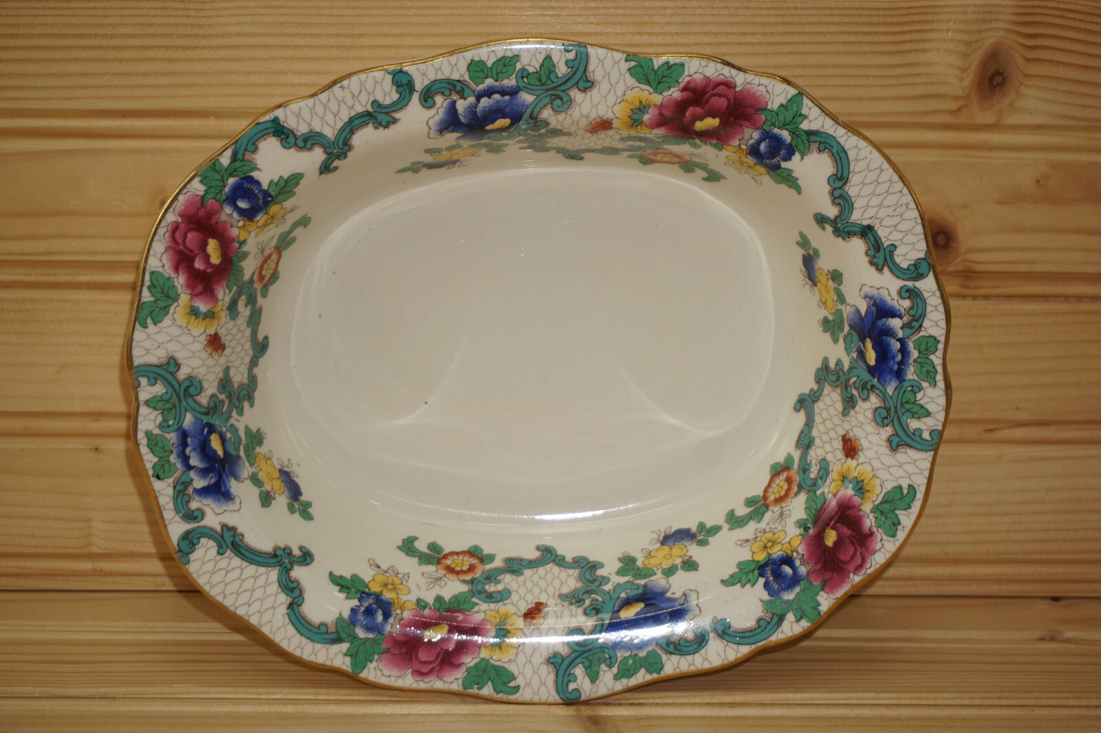 Royal Caldon Victoria Vegetable Serving Bowl, 9 3/8"   (S52)