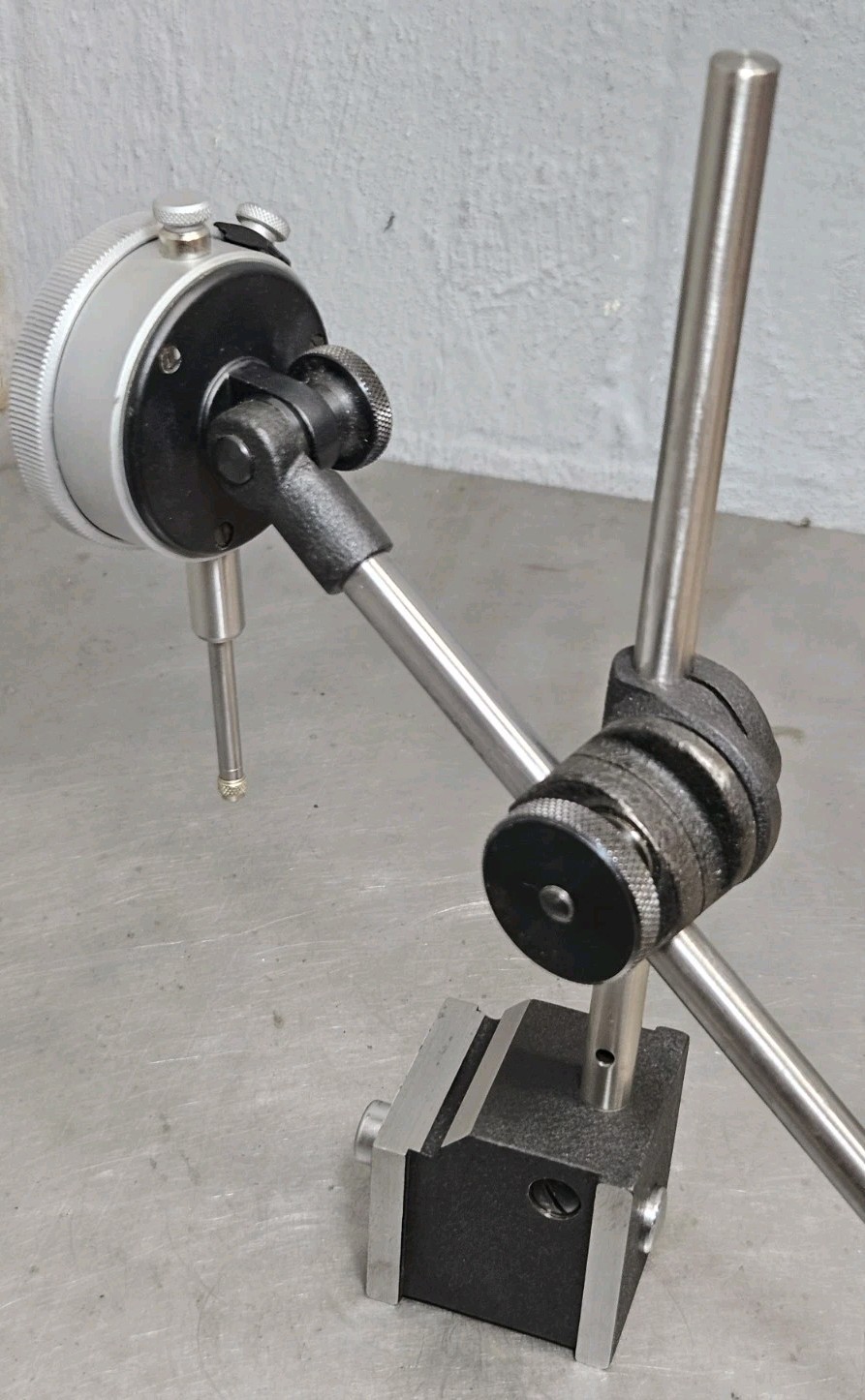 Starrett No. 657D magnetic base with a Fowler 1" dial indicator - 657