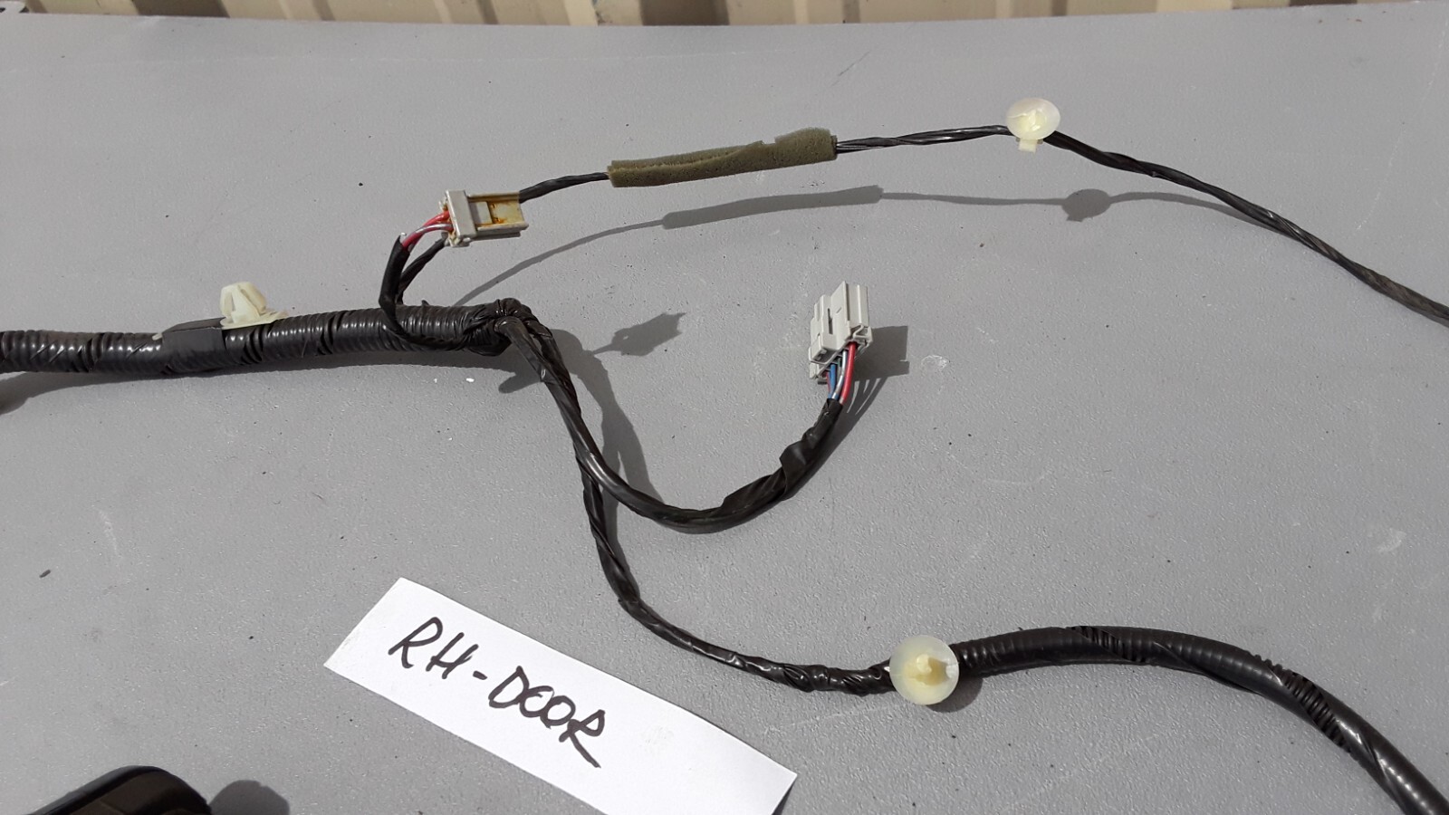 2003 - 2005 Honda Element Front Right Passenger Door Wire Wiring Harness OEM