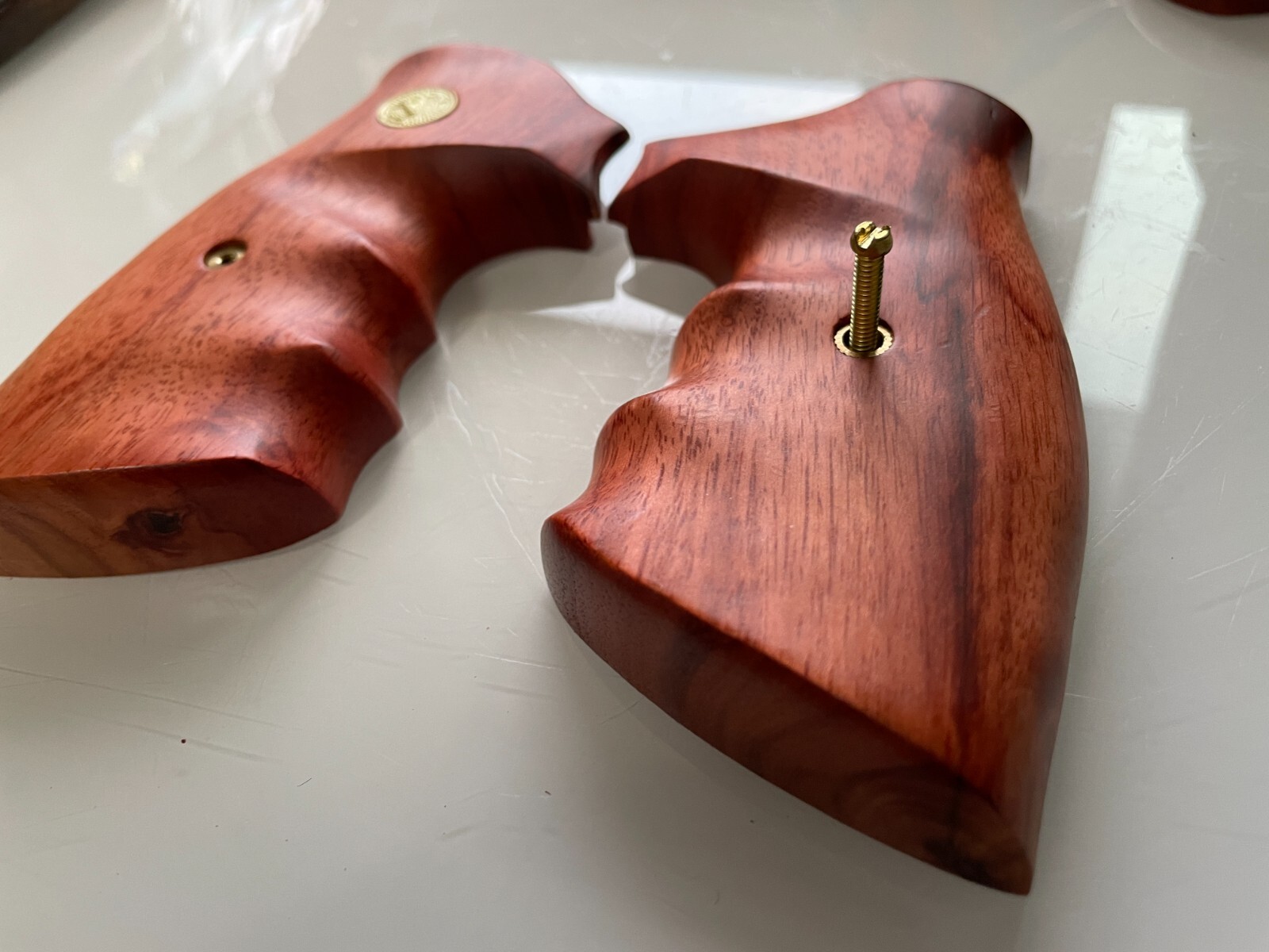 New All Smooth Wood Decorative Grips For Colt Python grip; Close back pattern05