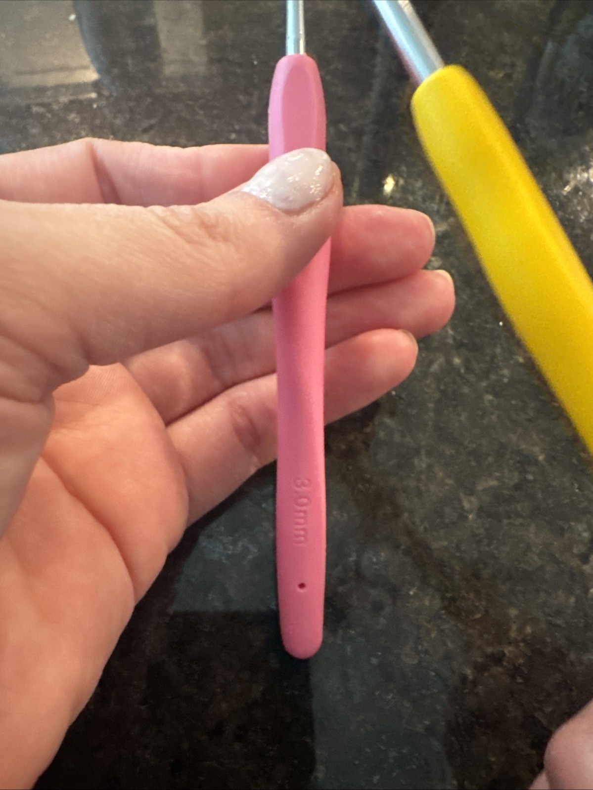 CROCHET Hooks - Multiple Sizes With Rubber Grip Handle Brand New