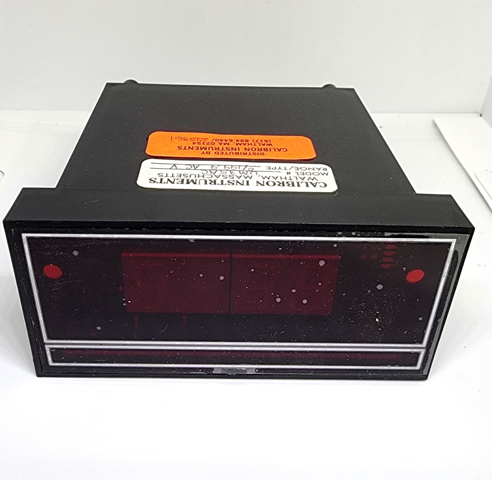 Texmate UM-35AC 199.9 VAC Digital Panel Meter 3½-Digit LED Display – Untested