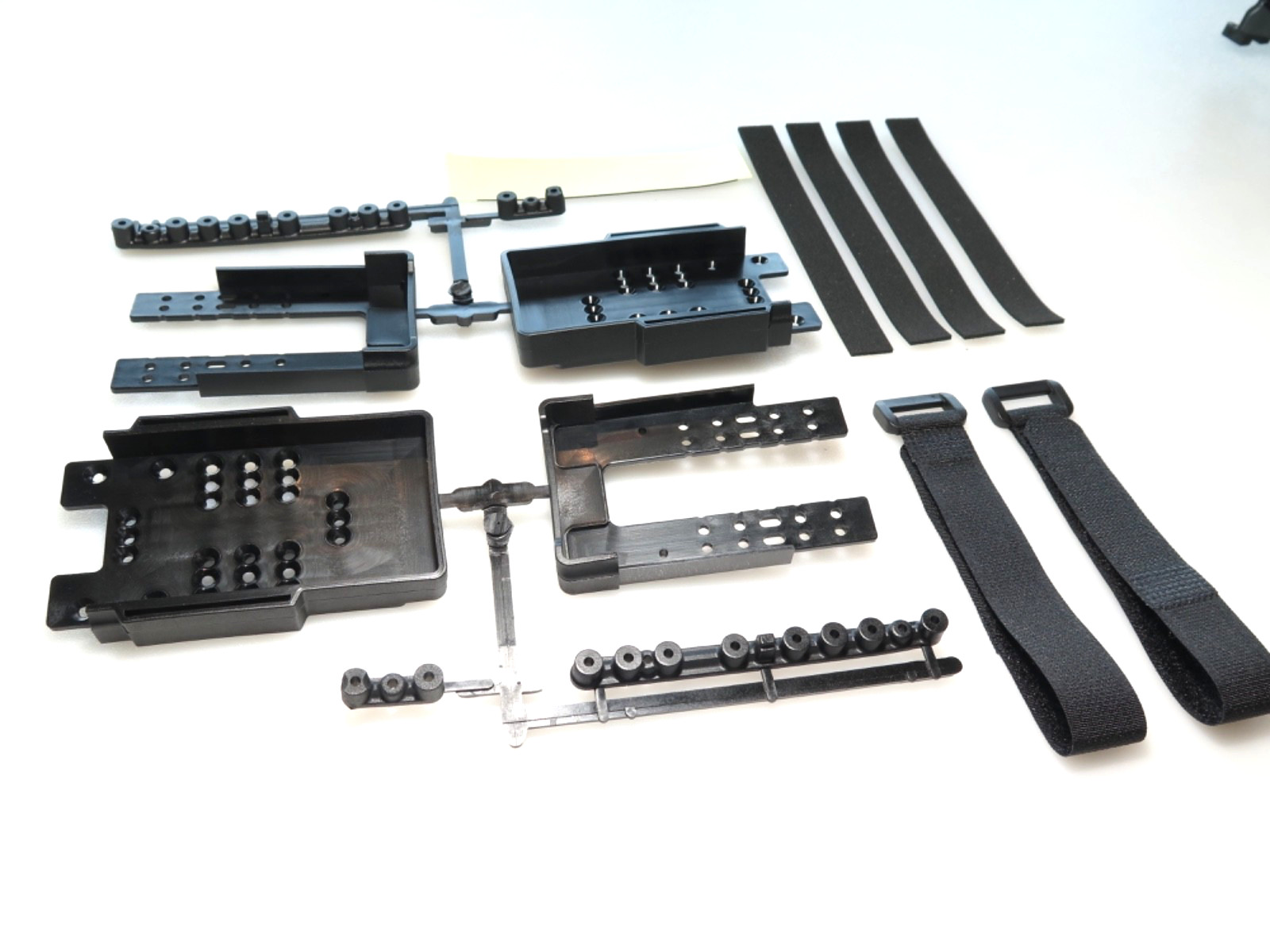 KYO34119 KYOSHO INFERNO MP11E BUGGY BATTERY MOUNT TRAYS STRAPS