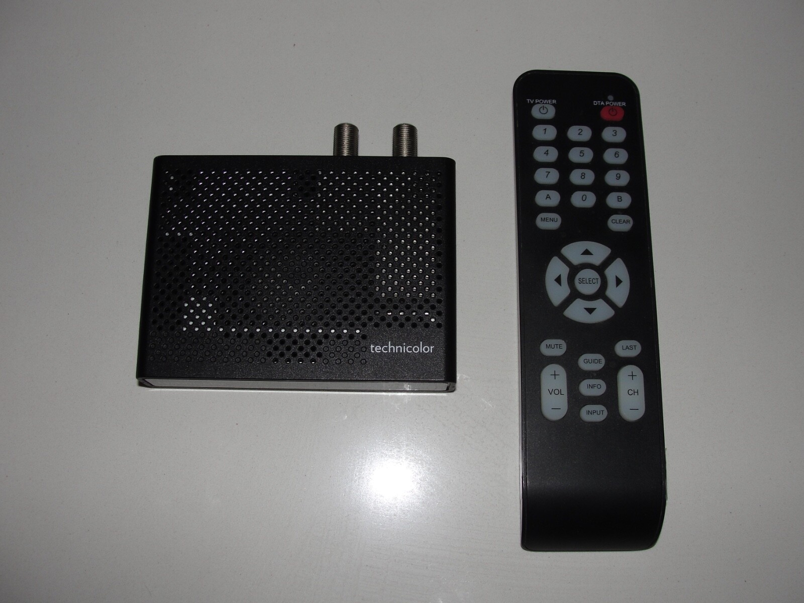 Technicolor DCI401MCS Converter With Remote. No Power Cable