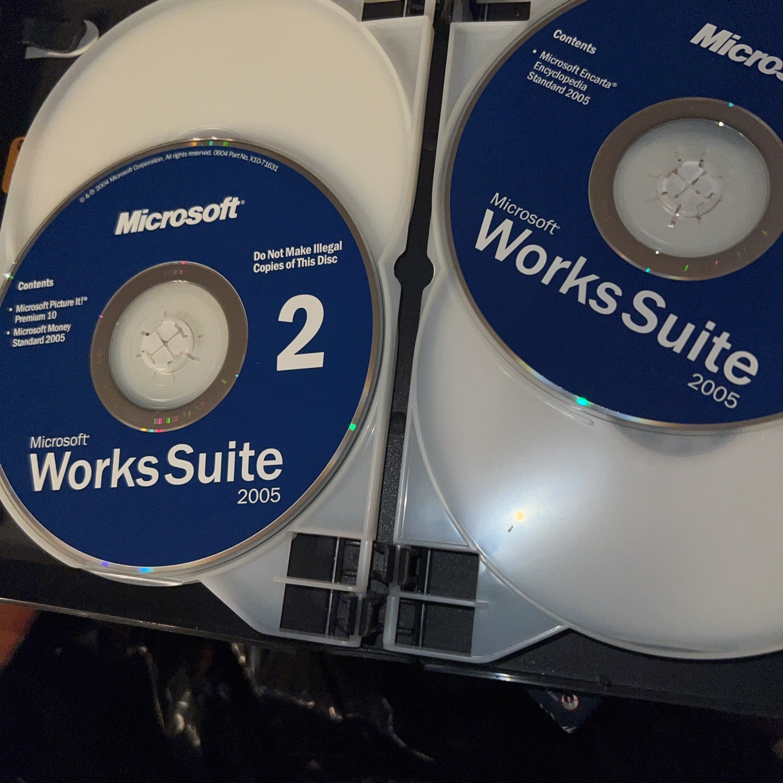 Microsoft Works Suite 2005 EUC!!