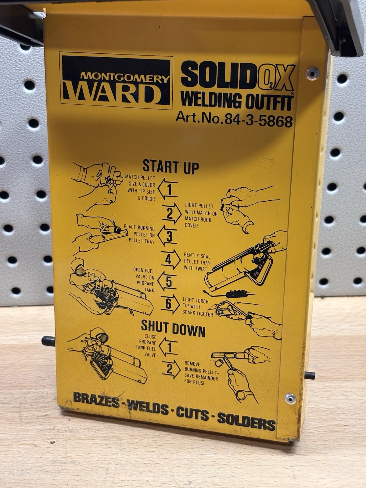 MONTGOMERY WARD 5000 DEGREE WELDING TORCH - SOLID OX/PROPANE SET