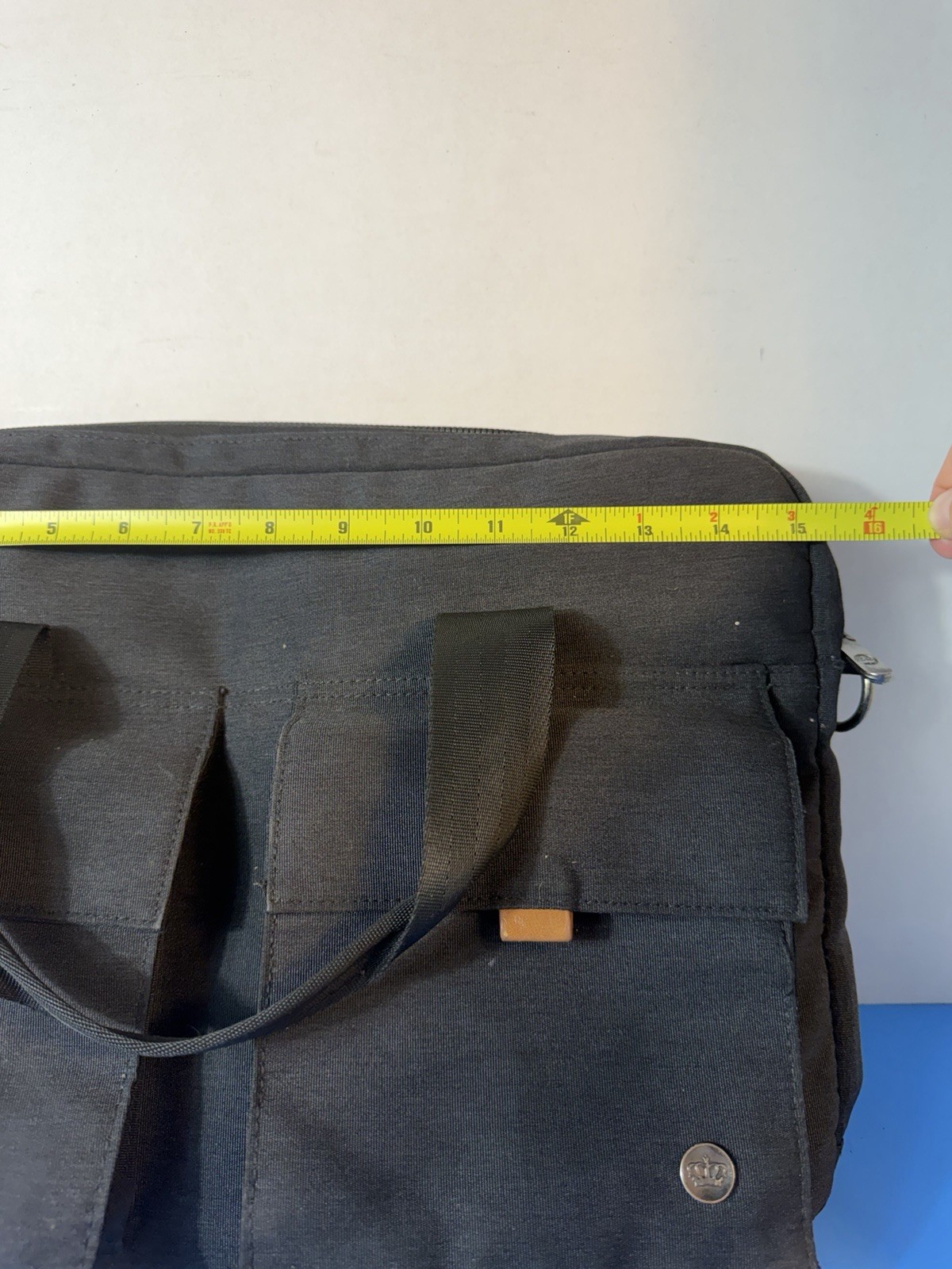 PKG - Shoulder Bag for 16" Laptop - Black
