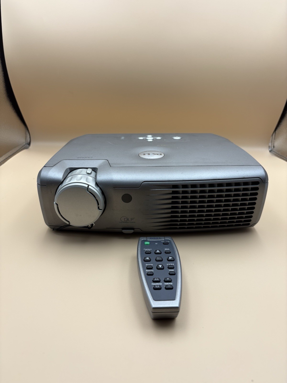 Dell 2300MP DLP Projector W/ Remote, Manual & Cables TESTED Working Home Office
