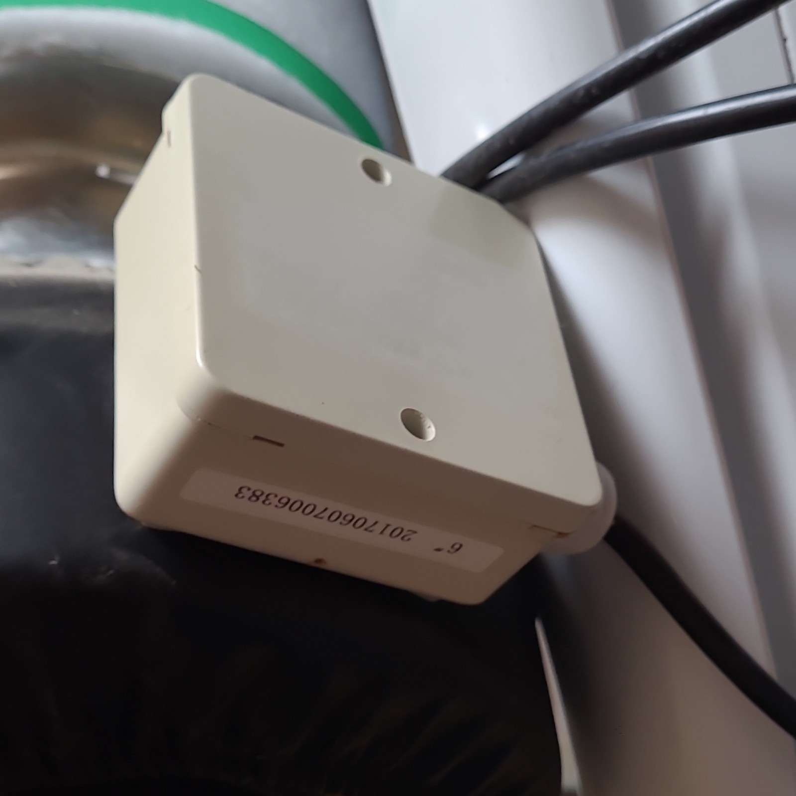 Z8 8 in. 740 CFM Inline Duct Fan with Variable Speed Controller And Filter Hydro