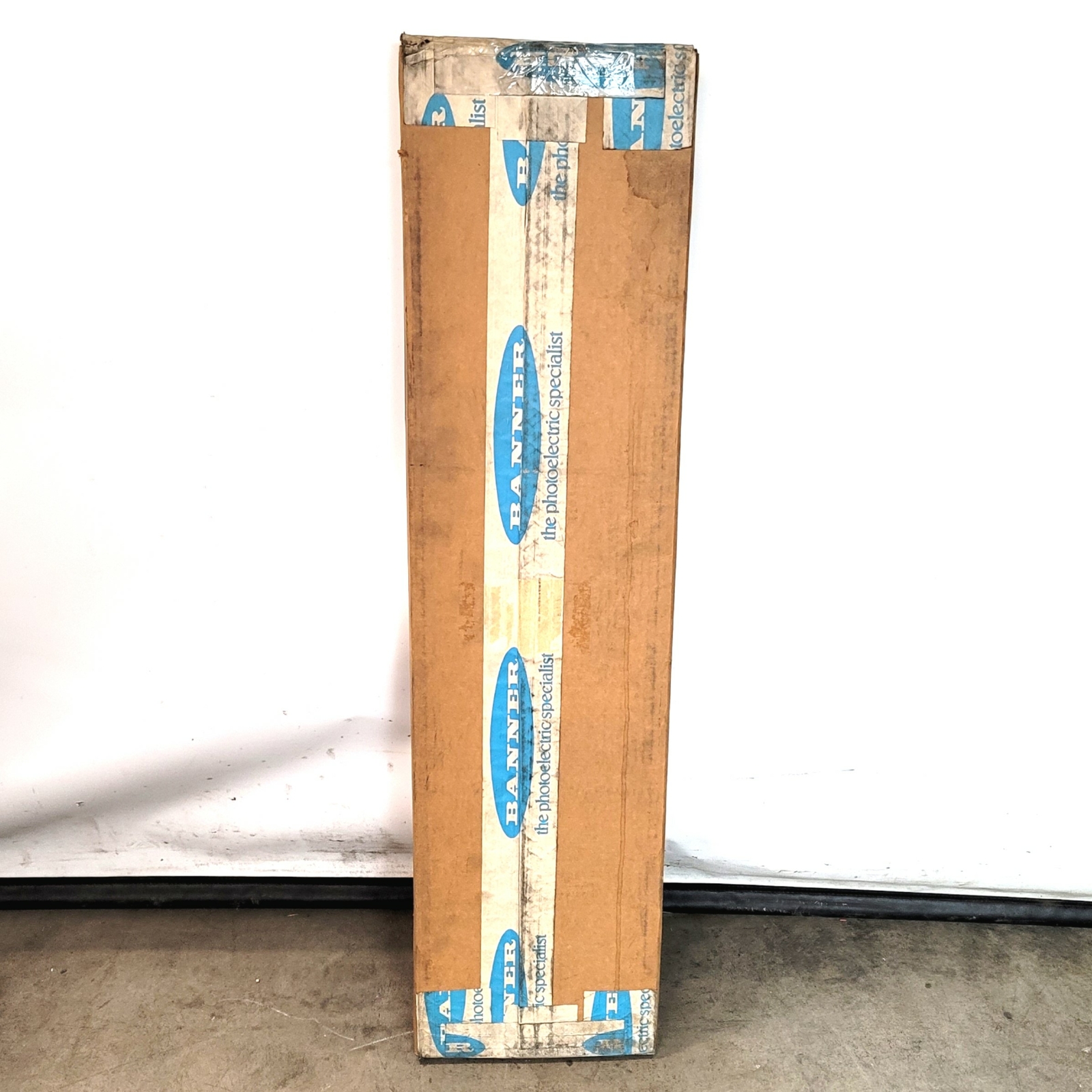 Banner Engineering MGM24A Machine Guard Beam Array Corner Mirror Height: 30"
