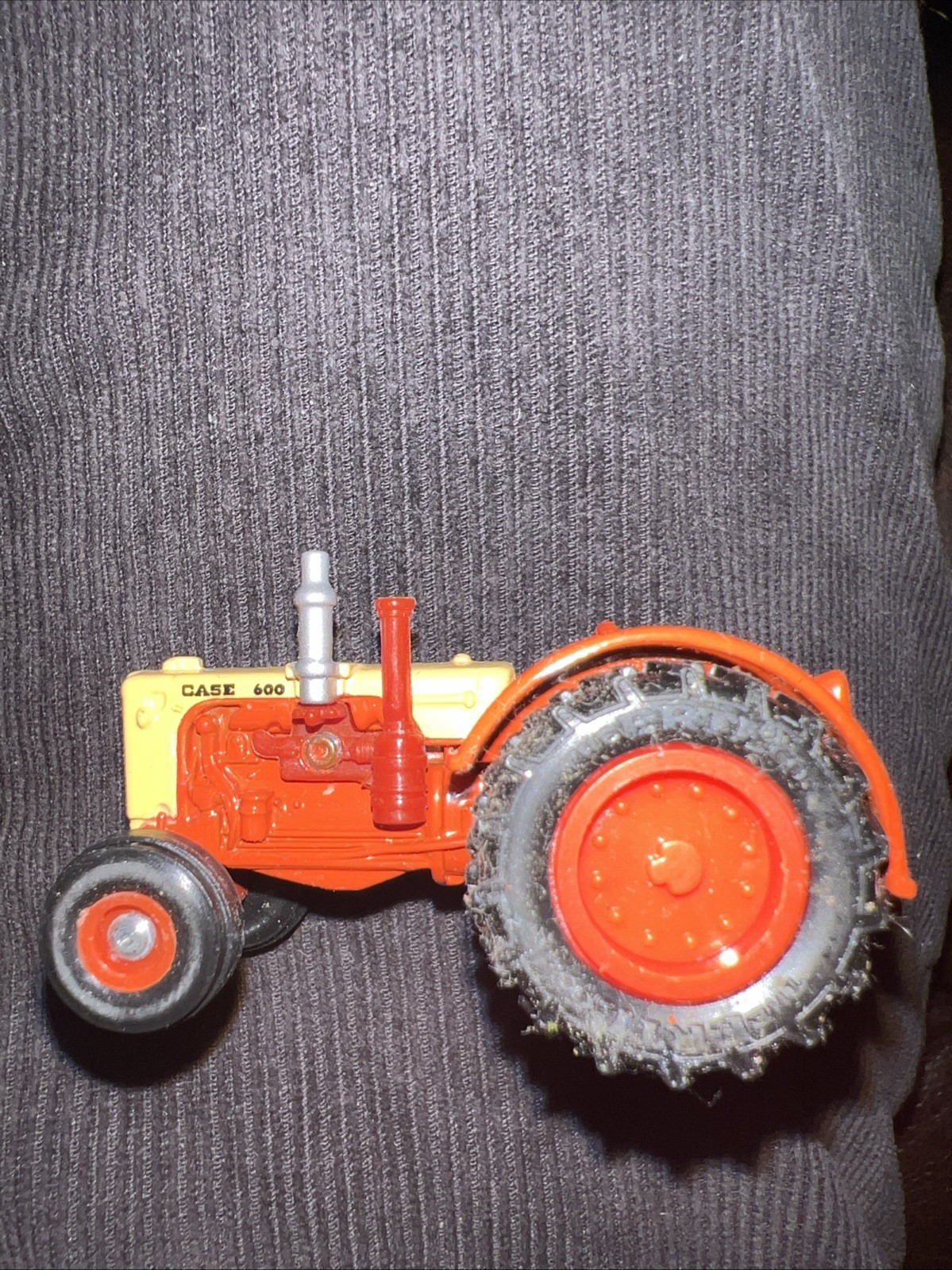 CASE 600 FARM TRACTOR DIECAST-1/64-GOOD-LOOSE-ERTL