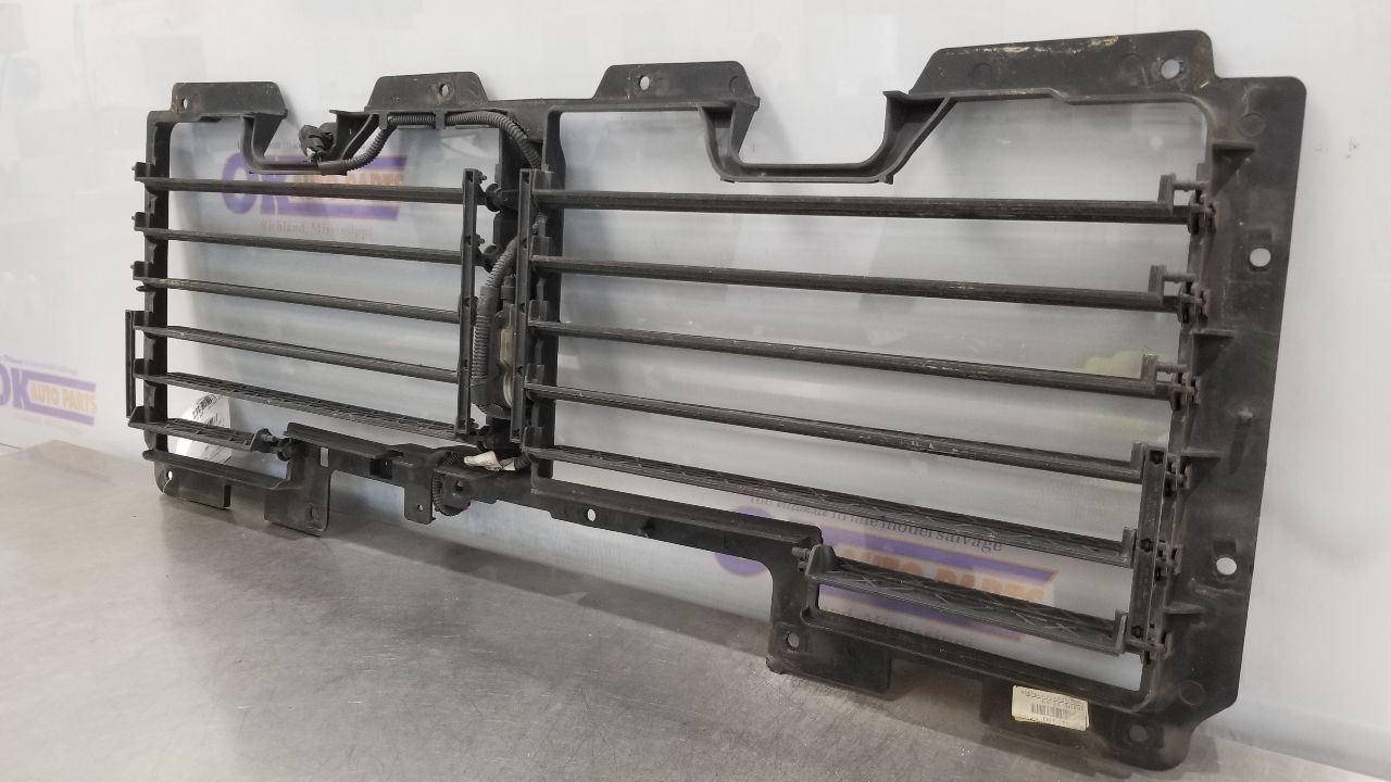 19 CADILLAC ESCALADE PLATINUM 6.2L AIR SHUTTER