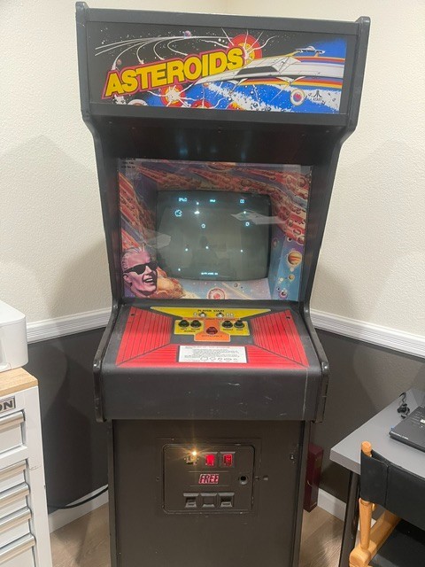 ASTEROIDS ARCADE MACHINE, VINTAGE by ATARI
