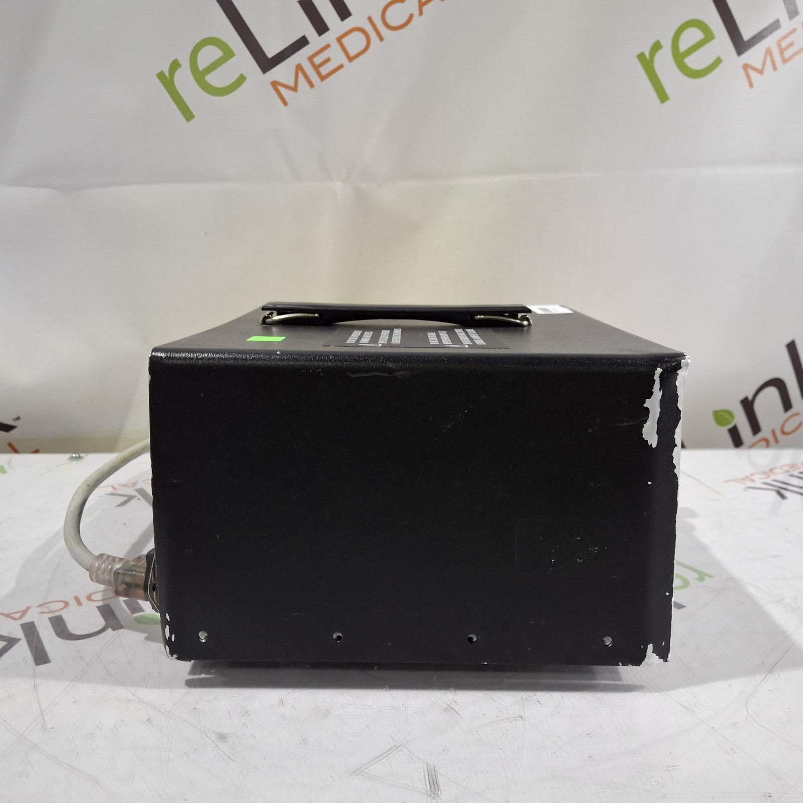 BFW, Inc. Maxenon Xi 300 Light Source